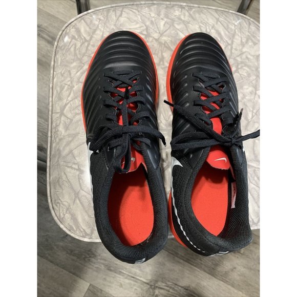 Men’s Nike Tiempo Legend 7 Club IC Running Shoes Black Red Like New Size 10.5 - Picture 3 of 6